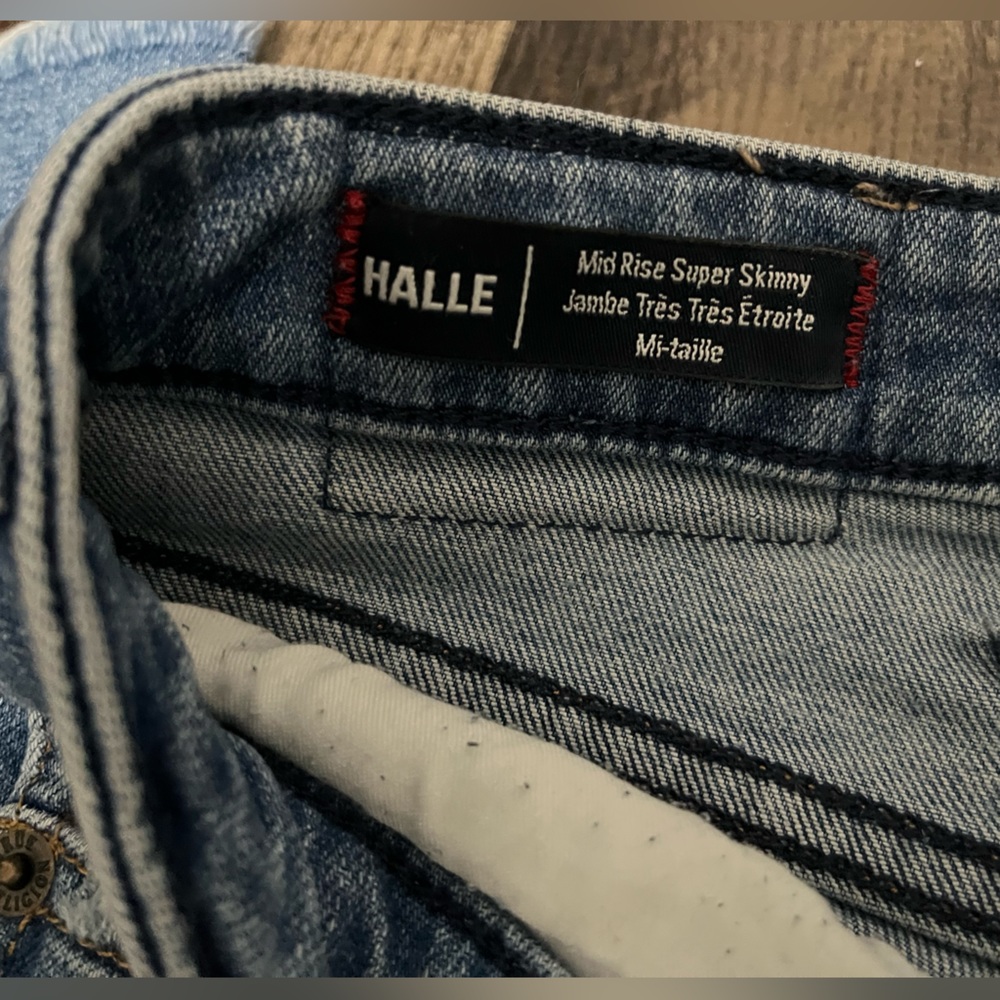 True Religion Mid Rise Ripped super skinny - Picture 4 of 5